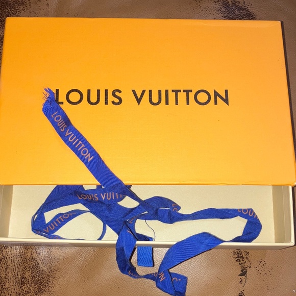 Louis Vuitton Wallet Box with Blue LV Ribbon 8 1/2 x 5 1/2 x 2 - Picture 6 of 6